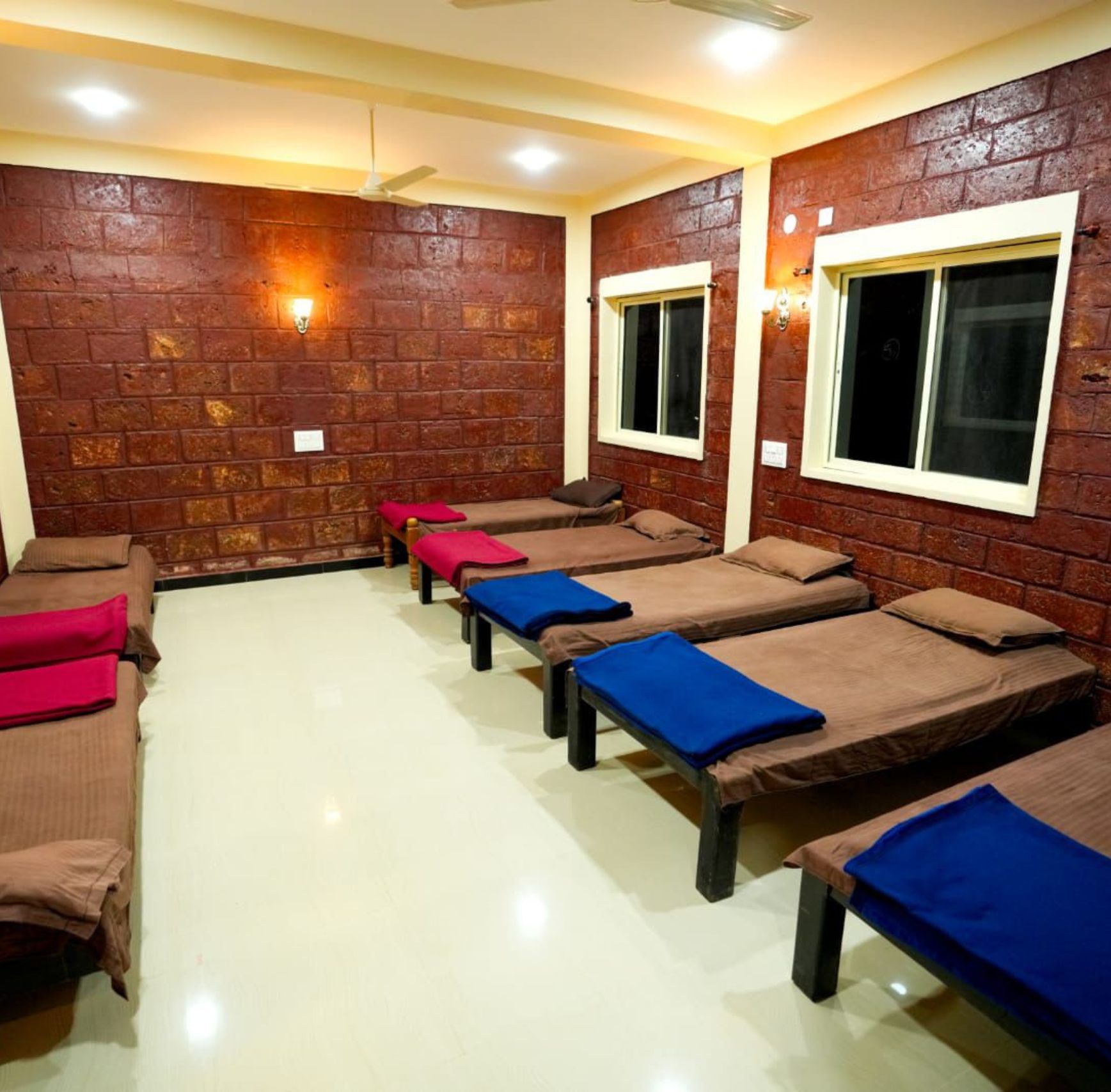 dandeli resorts room at [dandeli stay inn]